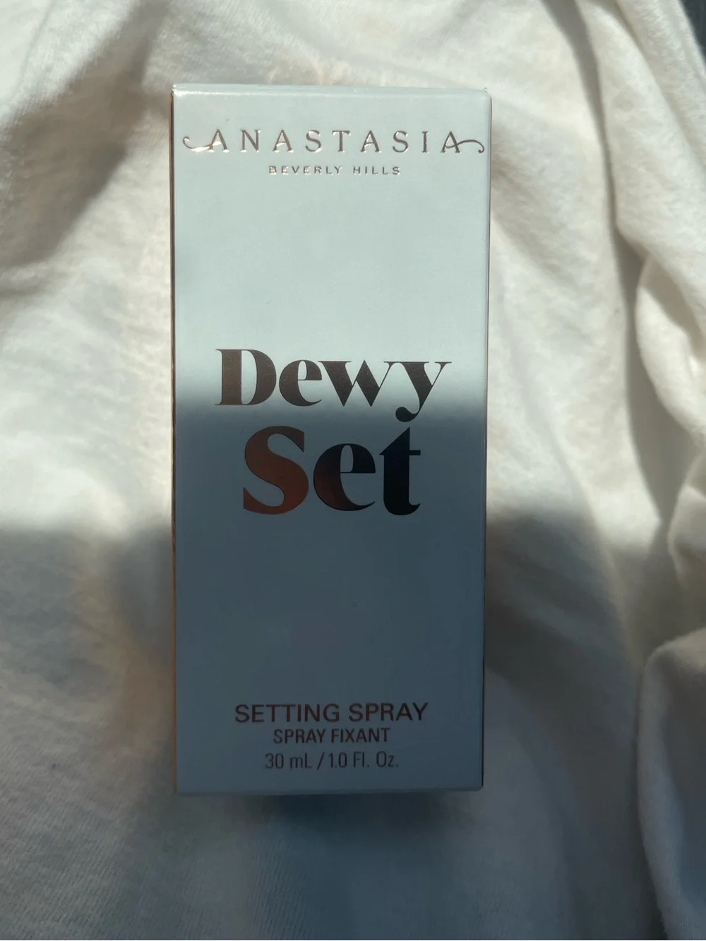 Anastasia Beverly Hills Dewy Set Setting Spray
